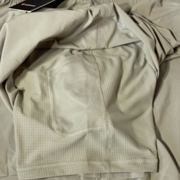 Lululemon pace rival short - Picture 10 of 14